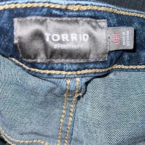 Torrid Perfect Boyfriend Ankle Vintage Stretch Mid-Rise Jean 16R - Picture 4 of 8